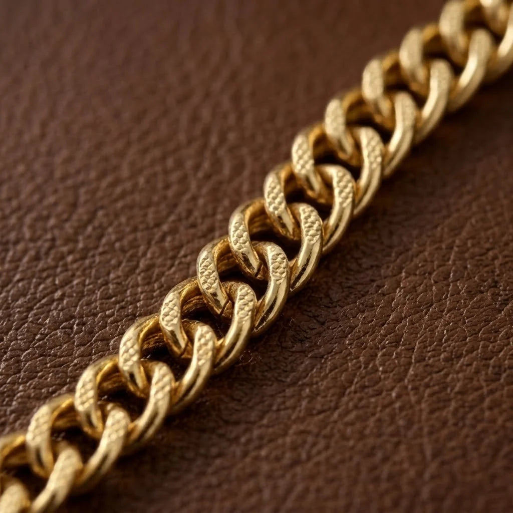 Minimalist Gold Cuban Link Necklace